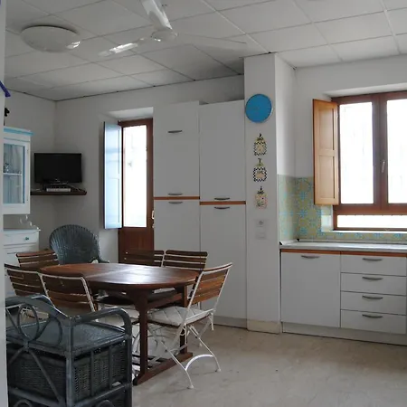 Azzurra Beach Holiday House * פורטו רקנאטי