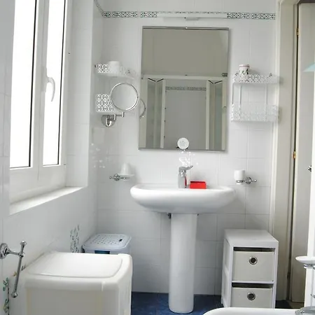 Azzurra Beach Holiday House פורטו רקנאטי