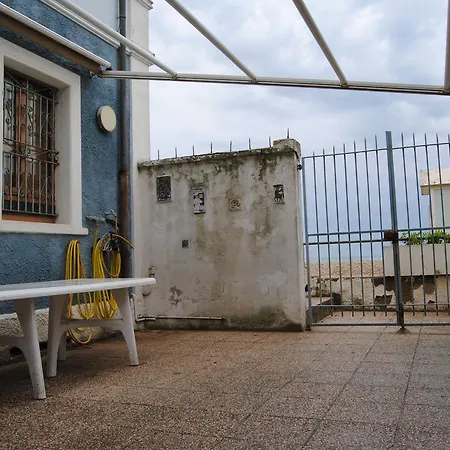 Azzurra Beach Holiday House דירה