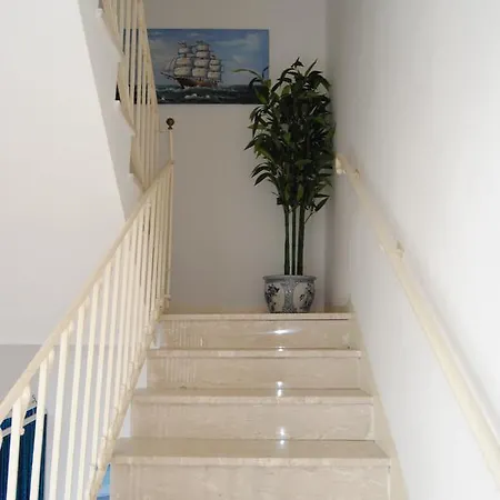 Azzurra Beach Holiday House *